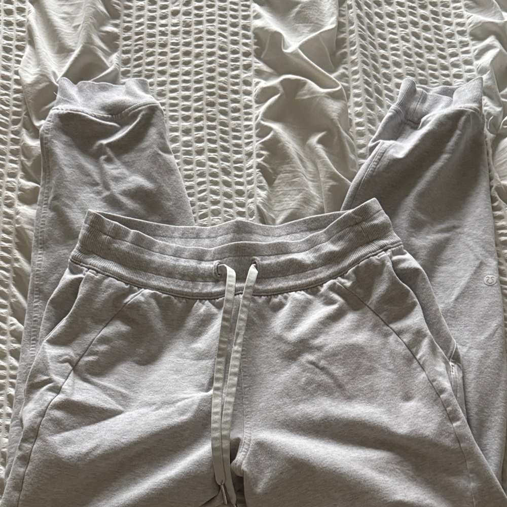 Lululemon Athletica Light Gray Sweatpants joggers